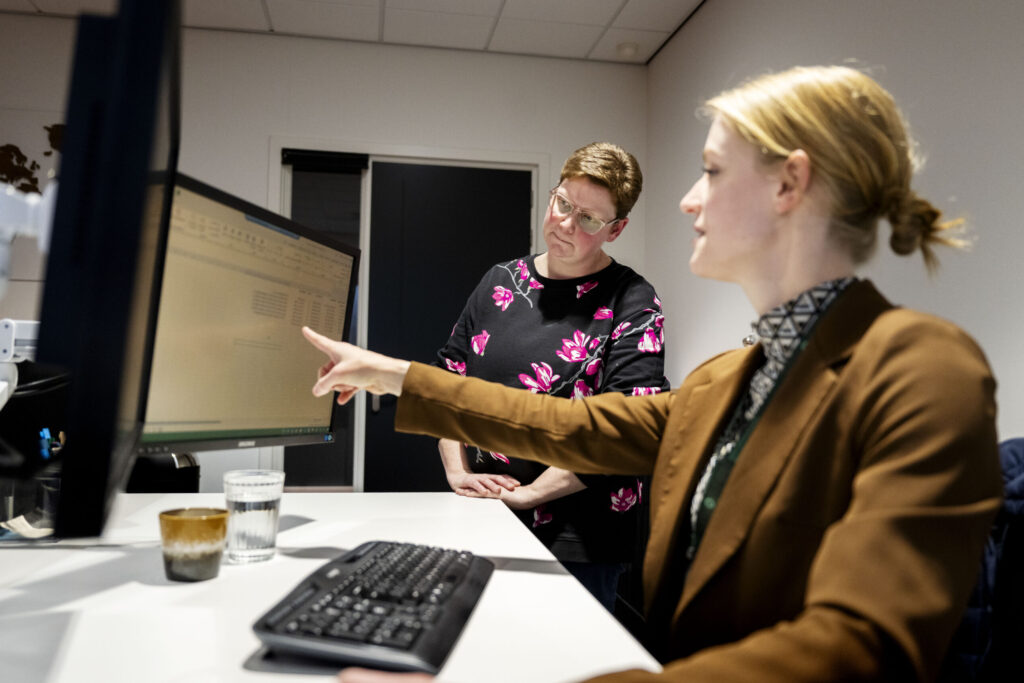 “Start je carrière in Finance bij Schouten Twente. Werk samen met betrokken collega’s aan een strakke administratie in een groeiend, plantaardig bedrijf. Solliciteer nu als Junior Controller (32-40 uur)!